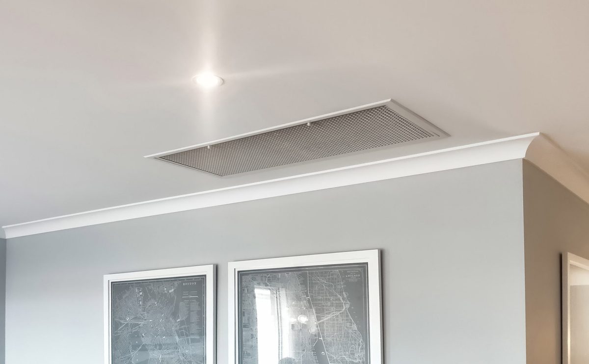 Slimline Rinnai ducted ceiling diffuser in a Melbourne home